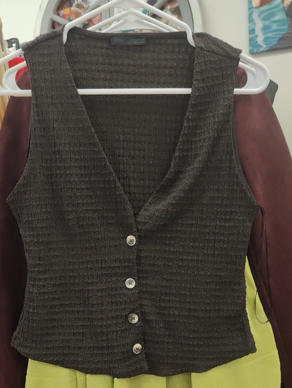Zara Dark Brown Ribbed Button-Up V-Neck Vest